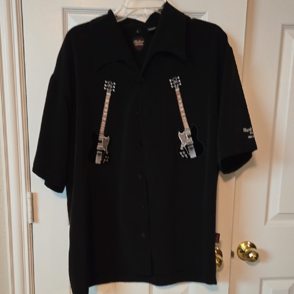 Hard Rock Cafe Black Casual Button Down Shirt with Classic Style
